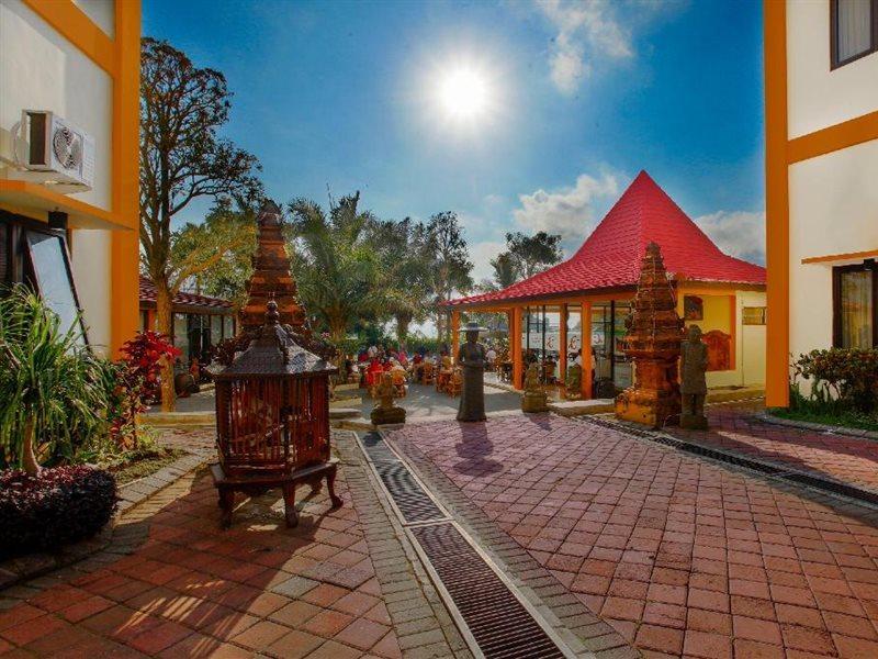 Ciptaningati Hotel Batu  Εξωτερικό φωτογραφία