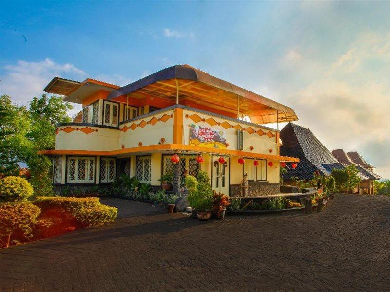 Ciptaningati Hotel Batu  Εξωτερικό φωτογραφία