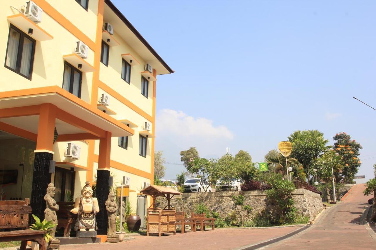 Ciptaningati Hotel Batu  Εξωτερικό φωτογραφία
