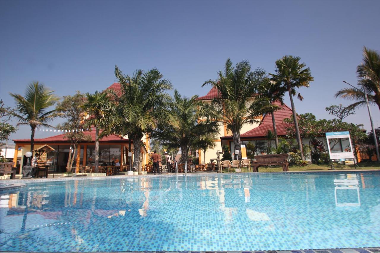 Ciptaningati Hotel Batu  Εξωτερικό φωτογραφία