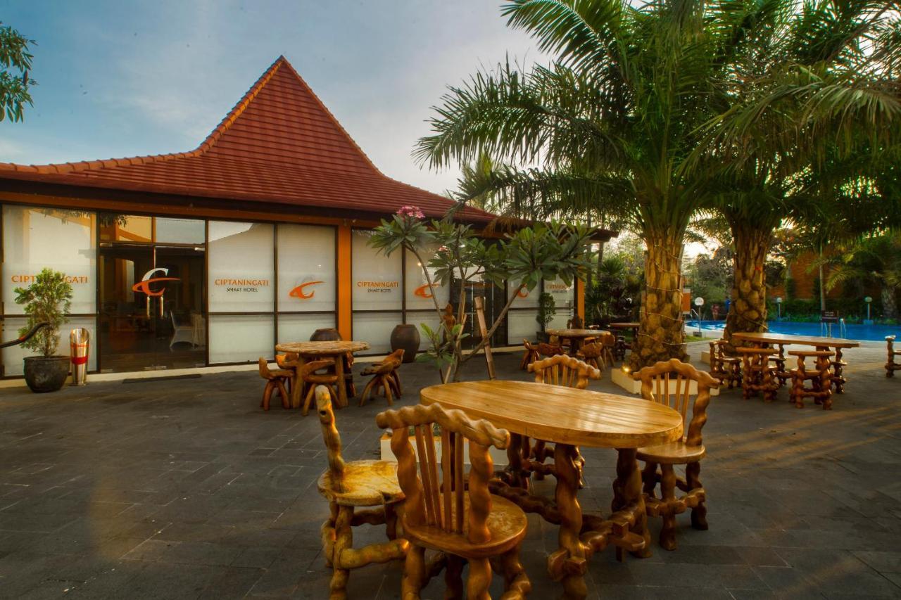 Ciptaningati Hotel Batu  Εξωτερικό φωτογραφία