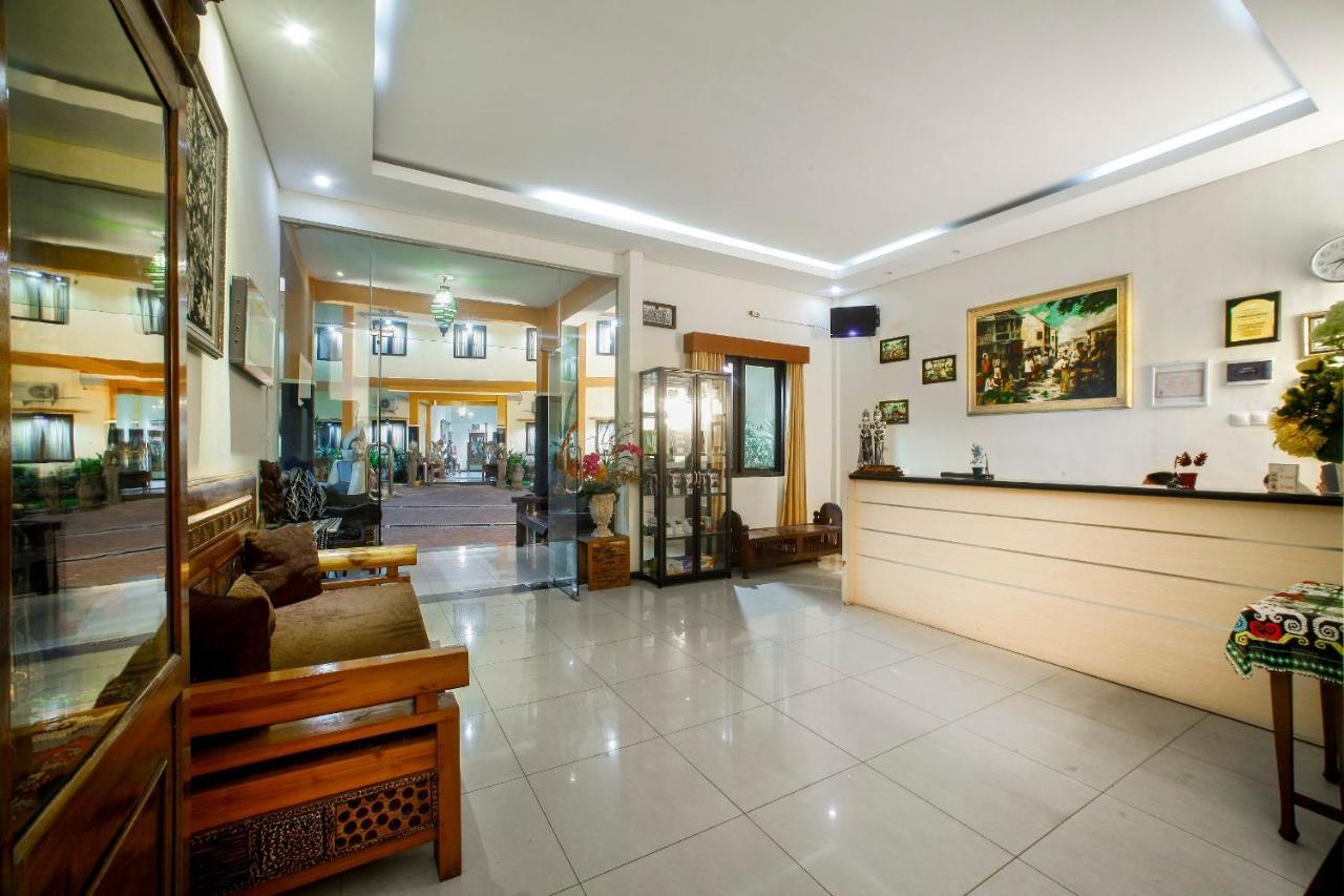 Ciptaningati Hotel Batu  Εξωτερικό φωτογραφία