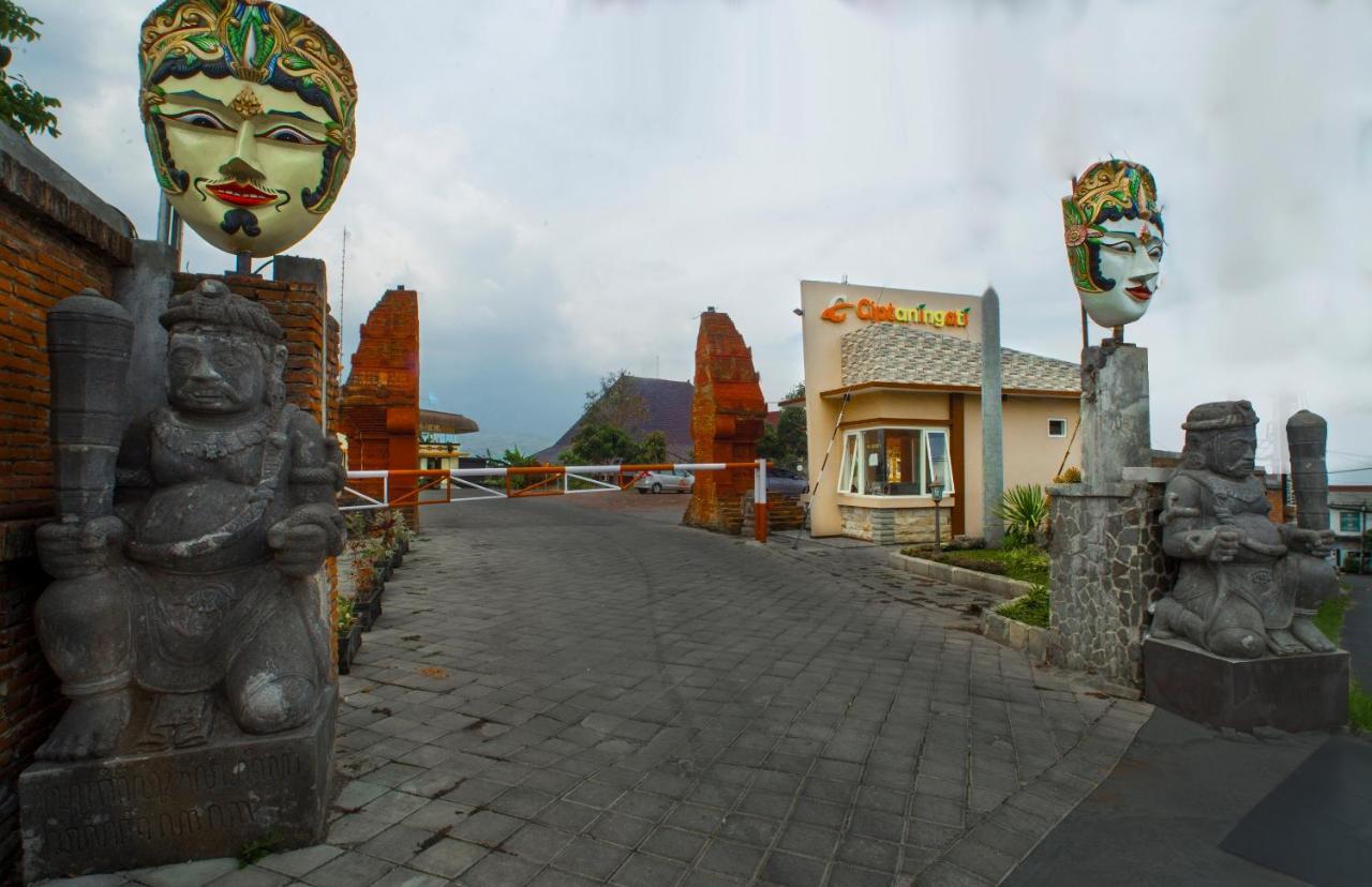 Ciptaningati Hotel Batu  Εξωτερικό φωτογραφία
